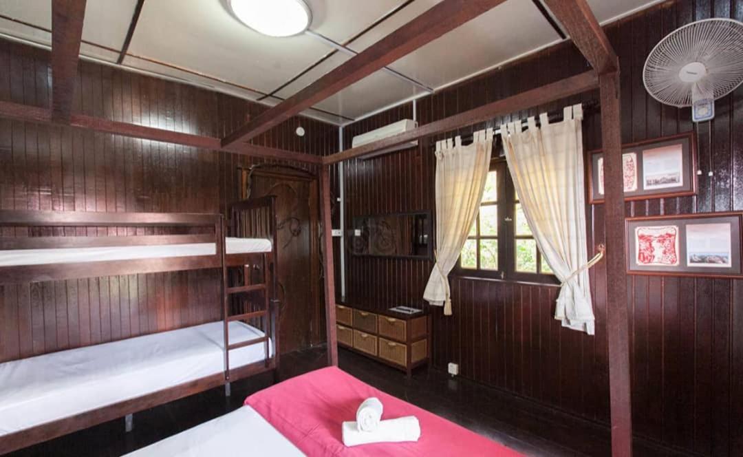 Melina Beach Resort Kampung Genting Exteriör bild
