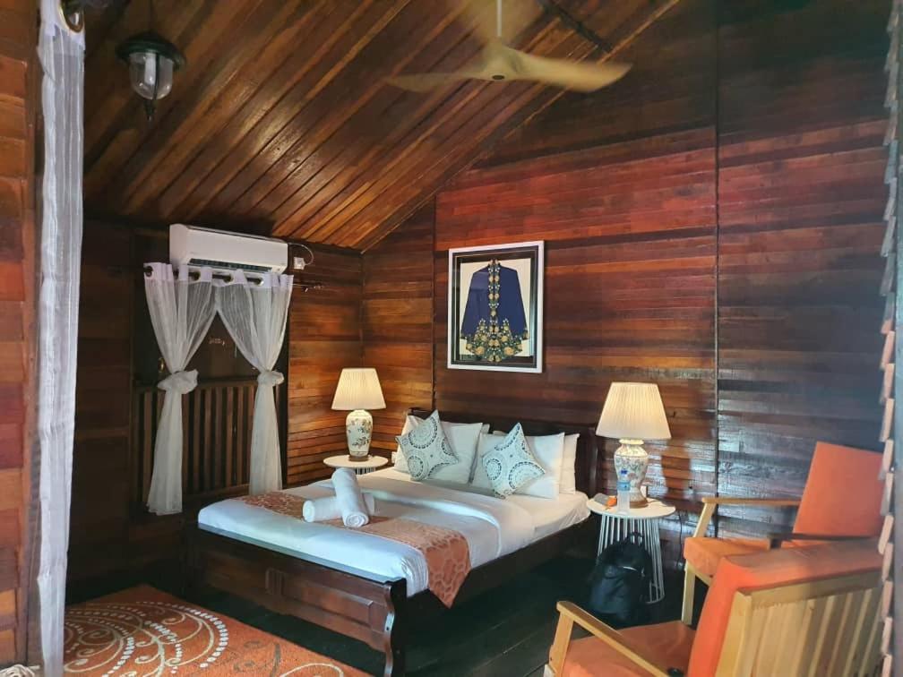 Melina Beach Resort Kampung Genting Exteriör bild