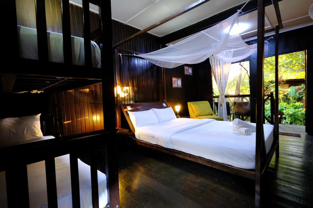 Melina Beach Resort Kampung Genting Exteriör bild