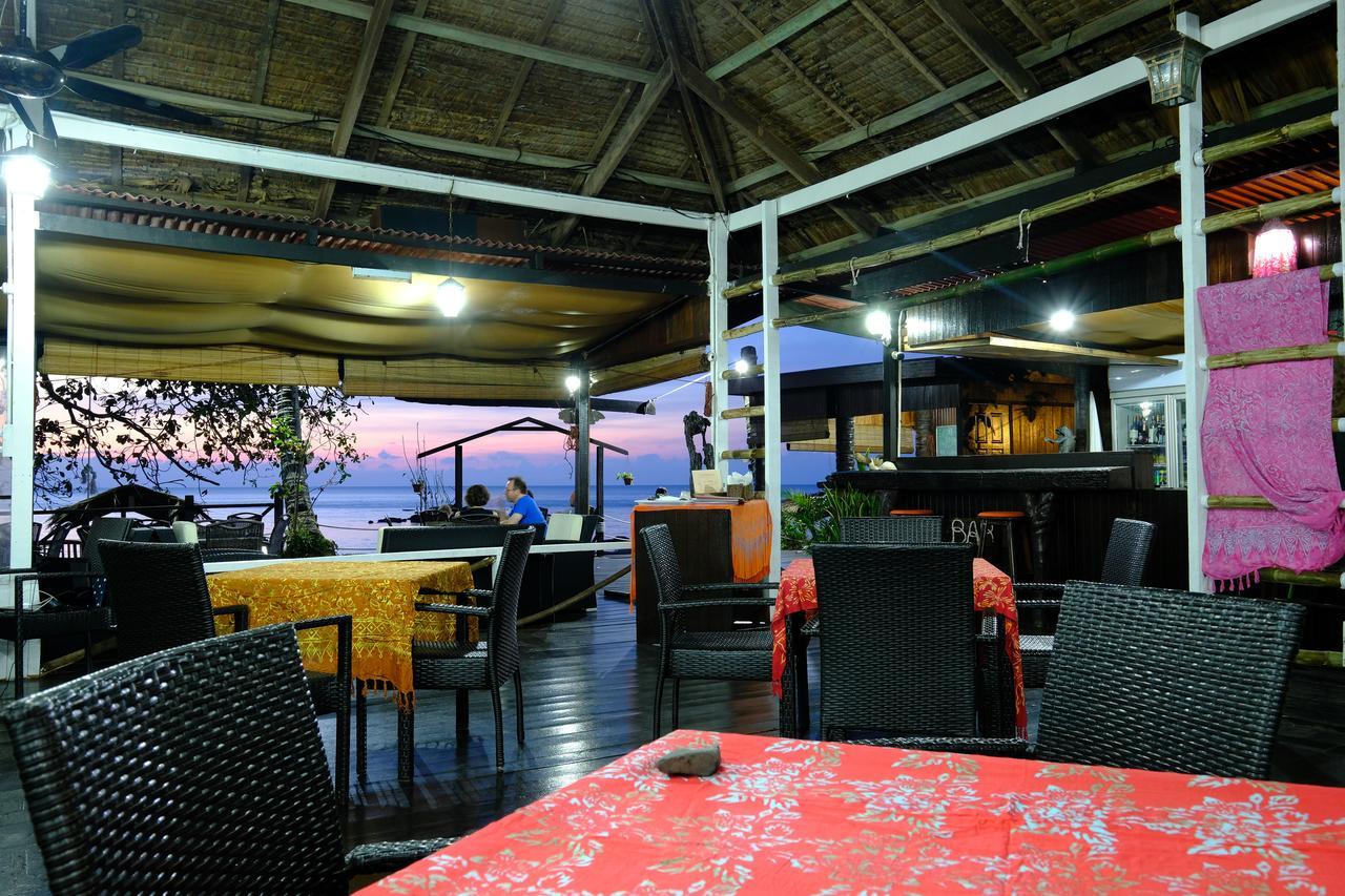 Melina Beach Resort Kampung Genting Exteriör bild