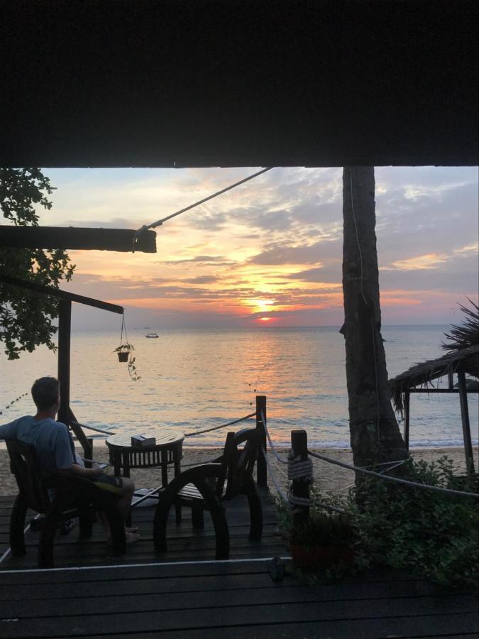 Melina Beach Resort Kampung Genting Exteriör bild